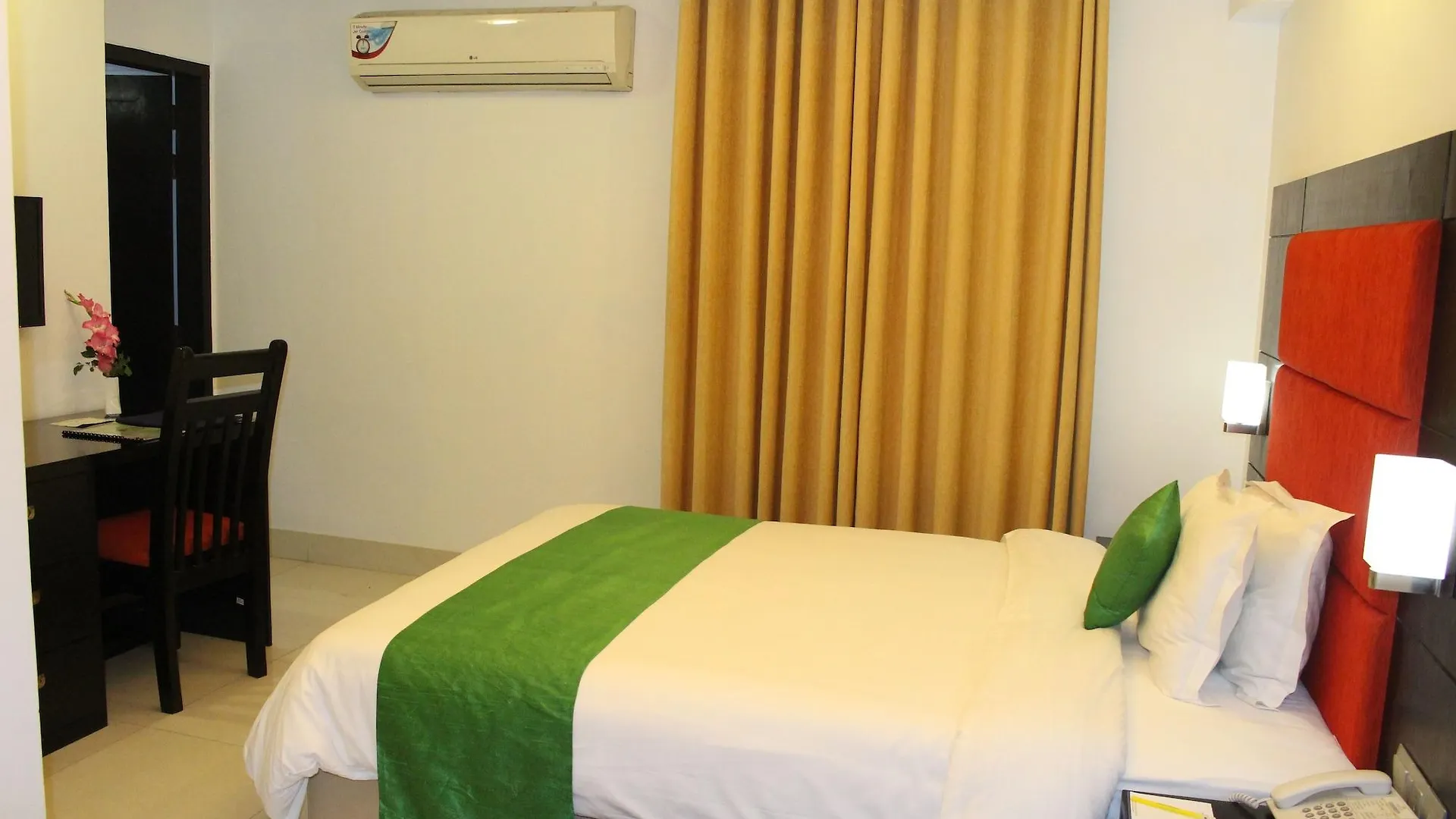 ****  Nascent Gardenia Baridhara Otel Dakka Bangladeş